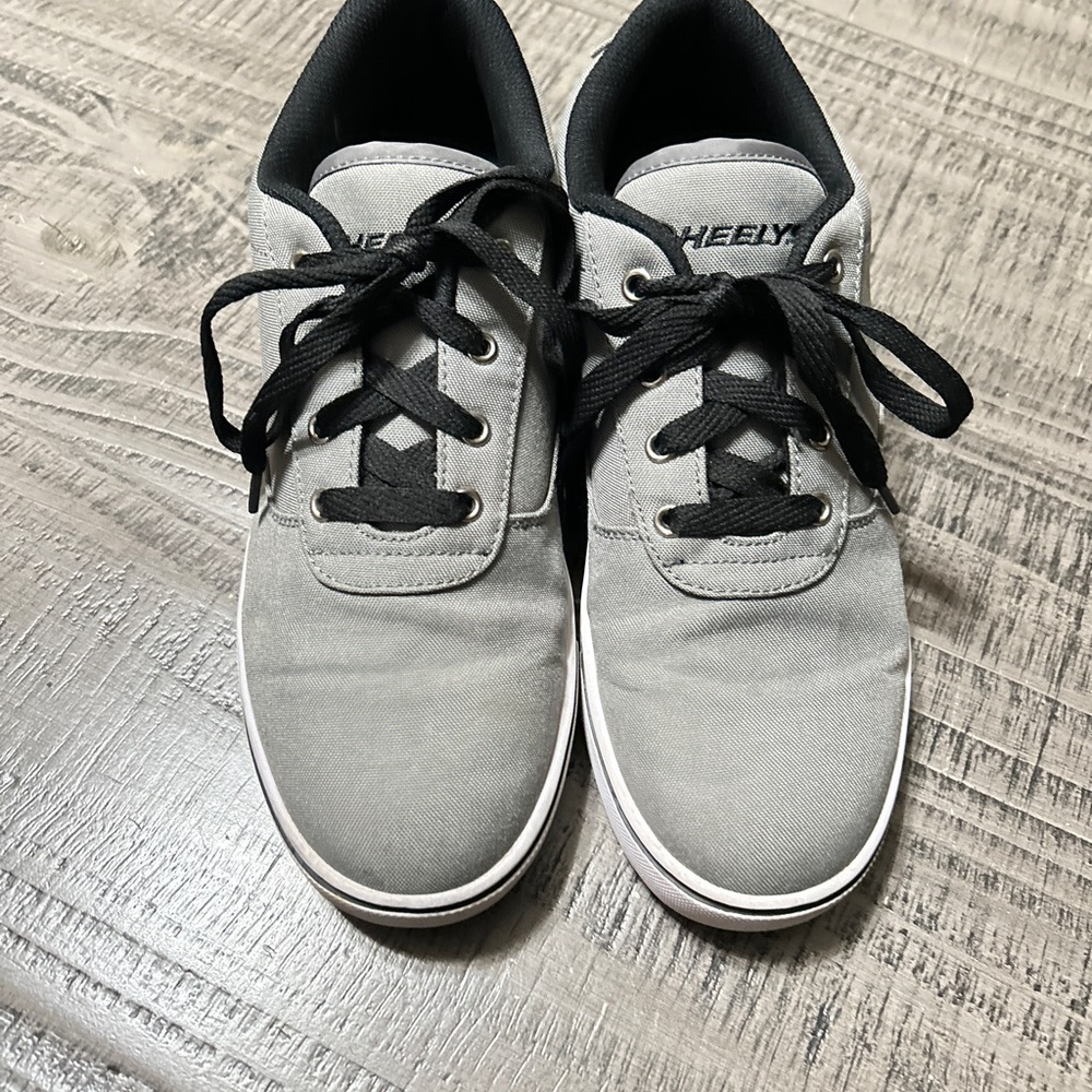 Heelys Men's Gray Sneakers with Wheels in the Soles - Picture 9 of 10